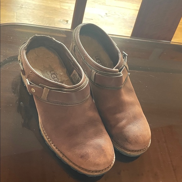 UGG Women’s Chestnut Leather Loafers - Picture 4 of 6